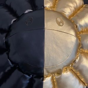 Takashi Murakami x Hikaru Flower Cushion